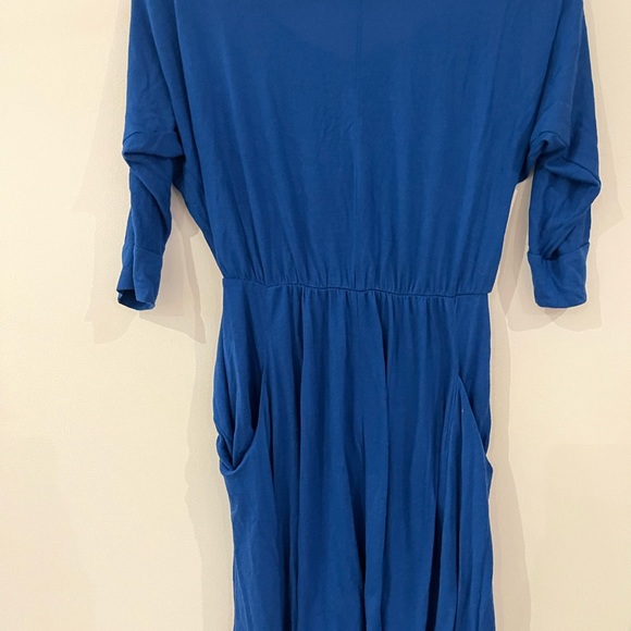 Beautiful women dress in small size. - Picture 4 of 4